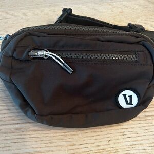Vouri hip pack NWOT